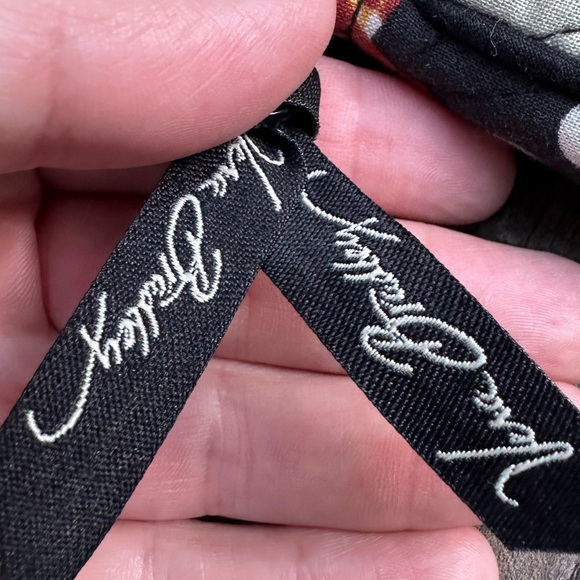 VERA BRADLEY Top Zip Wristlet In Painted Feathers-Retired Print - Picture 7 of 9